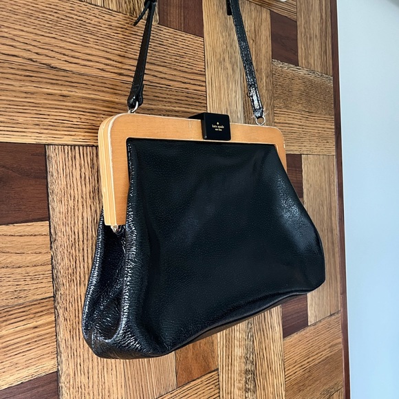 Kate Spade | Marga Zuma Beach Black Patent Wood Purse - Picture 2 of 11